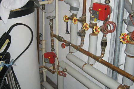 Heizgeräte mit Speicher und Installation photo