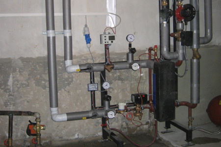 Heizgeräte mit Speicher und Installation photo