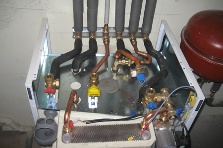 Heizgeräte mit Speicher und Installation photo