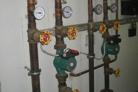 Heizgeräte mit Speicher und Installation photo
