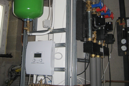 Heizgeräte mit Speicher und Installation photo