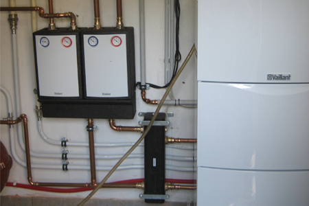 Heizgeräte mit Speicher und Installation photo