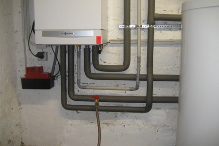 Heizgeräte mit Speicher und Installation photo