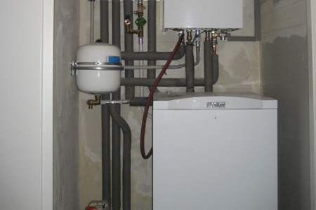 Heizgeräte mit Speicher und Installation photo