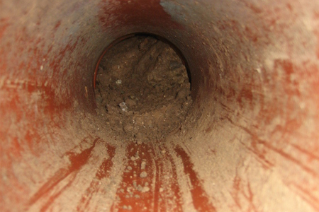 Reparaturen von Leitungen photo