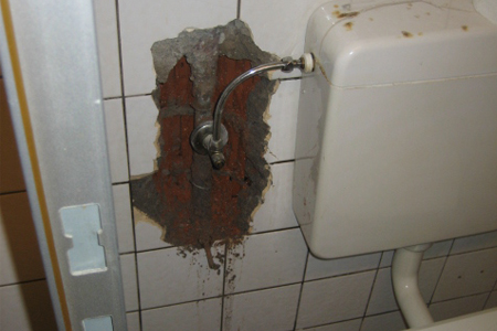 Reparaturen von Leitungen photo